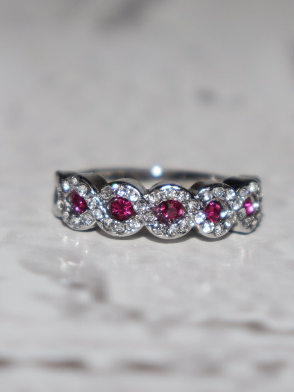 ❤️✨ Silver Ruby‑Style Band · Size 9 Red stones + clear halos